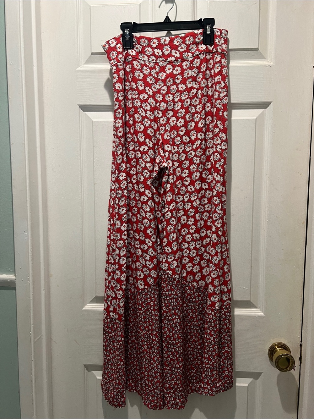 Anthropologie Burnt Coral Floral Flare Pants with White Daisy Motif - Picture 7 of 10